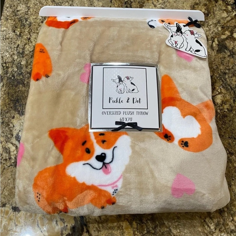 PIckle & Dot Oversize Plush Throw 60”x70” - Adorable Corgi Design- Brand New